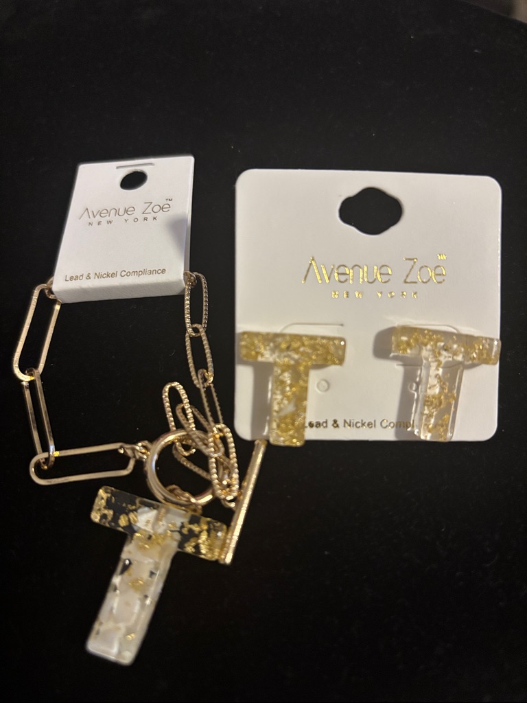 Avenue Zoe Gold And White Resin T Initial Necklace & Earrings Set